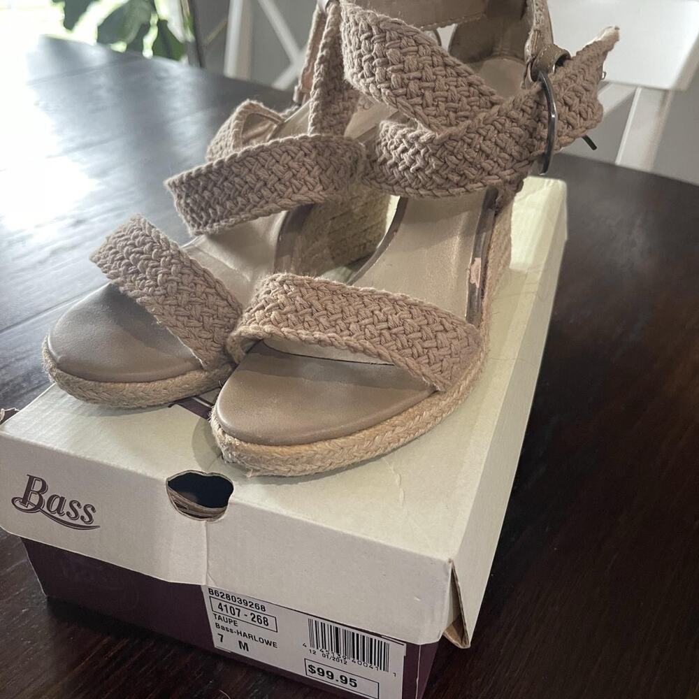 G.H. Bass Women’s Espadrille Harlowe Wedge with Box Size 7 M summer shoes